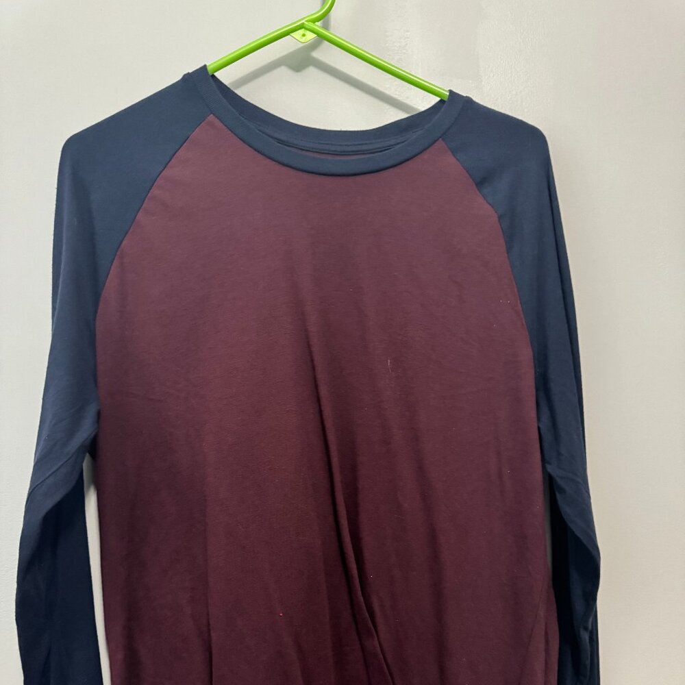 Old Navy LS T-Shirt